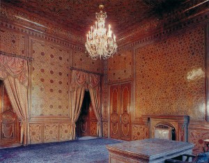 Die kunstvolle, außergewöhnliche 400 m2 Wandverkleidung der inneren Wände und der Plafond des Palastsaals aus Khatam, im Marmor-Palast